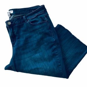 Lane Bryant Plus size blue denim cropped raw hem wide leg jeans size 22P